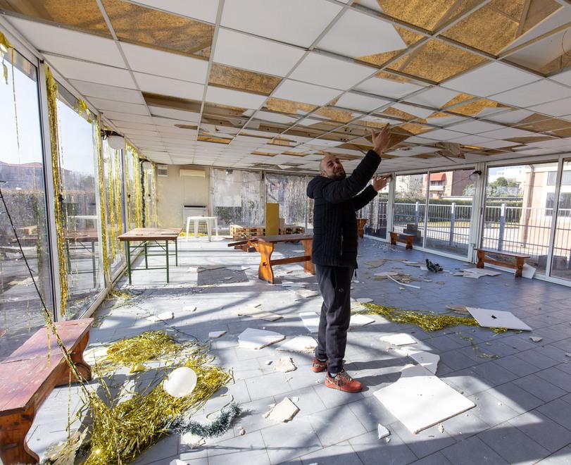 Ferrara, il bar chiude: ecco i vandali. Caos e danni alla bocciofila