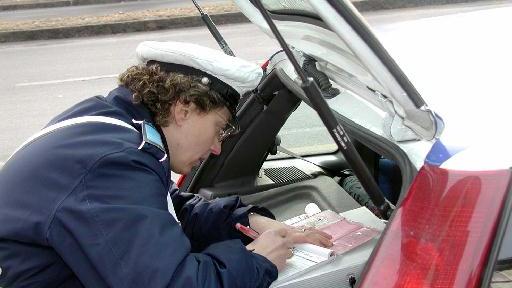 Savignano  Camion fuori strada: l’autista di 35 anni è ubriaco di mattina