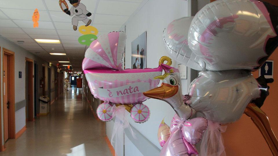 Viareggio, neonata morì dopo il parto: il giudice chiede la super perizia