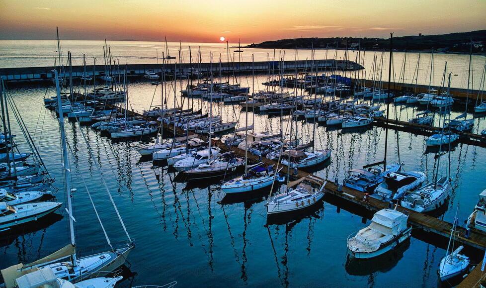Ormeggi per i pescatori, il porto pronto al confronto