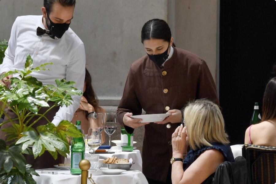 Turismo, anche nell’isola nuovo allarme in vista della Pasqua: «C’è carenza di personale»