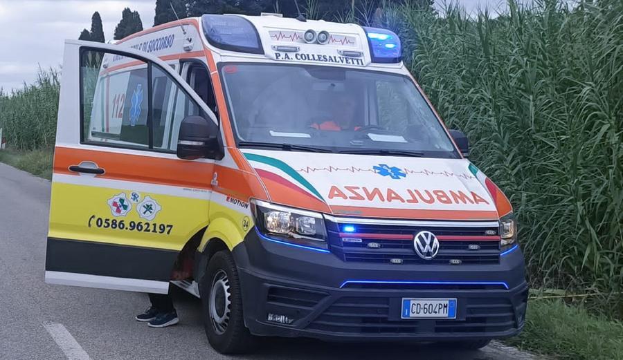 
	Un'ambulanza della Pubblica assistenza di Collesalvetti (foto d'archivio)

