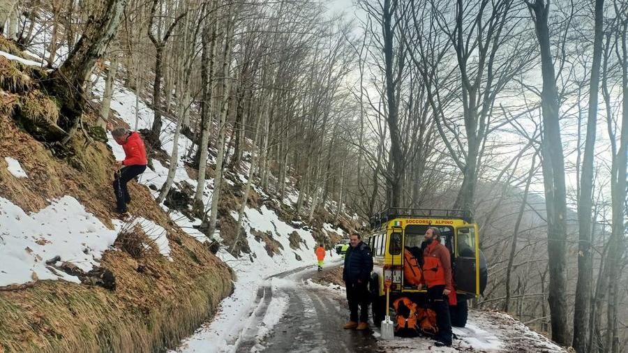 Scomparso in Garfagnana dove andava a fare foto: ritrovato morto nel burrone per un tragico incidente