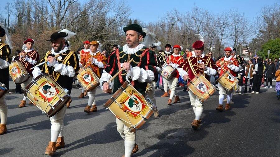 Oristano va in scena a Carnate: tamburini e trombettieri grandi protagonisti