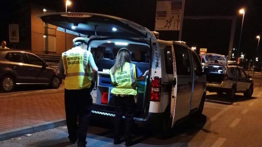 Modena, ubriaco al volante esce di strada, finisce fuori strada e viene denunciato