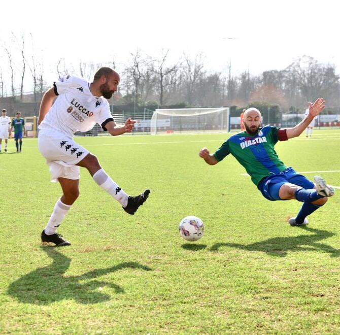 Va al Seravezza con il gol di Putzolu il derby salvezza nella tana del Tau 