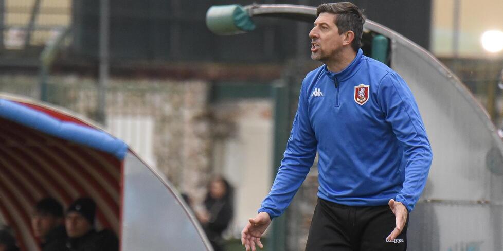 Grifone, una domenica da incubo: quattro gol presi e tre espulsioni 
