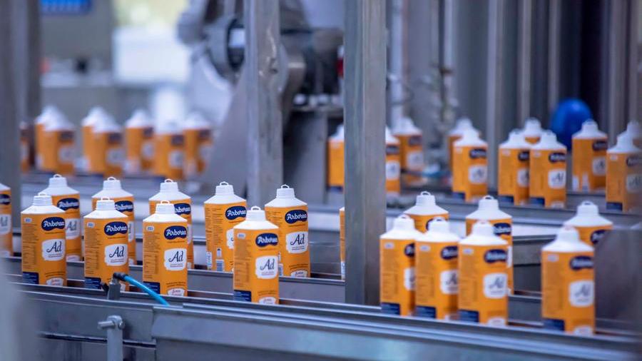 Linea di confezionamento del latte della 3a di Arborea