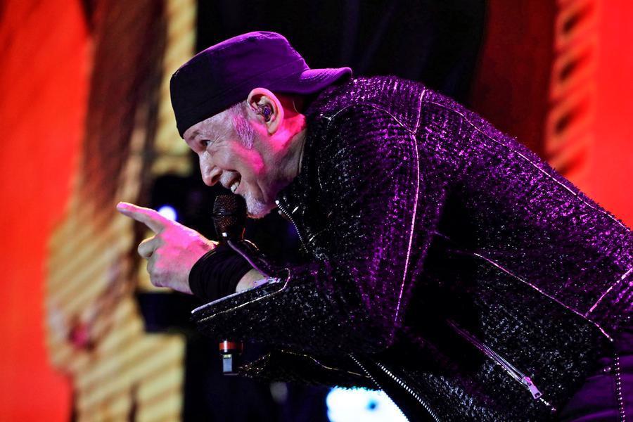 Vasco: la data zero del tour il 2 giugno allo stadio di Rimini