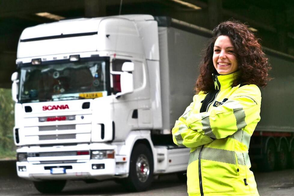 Ferrara, Broglio: «Al volante del mio camion scopro il mondo e sono libera»
