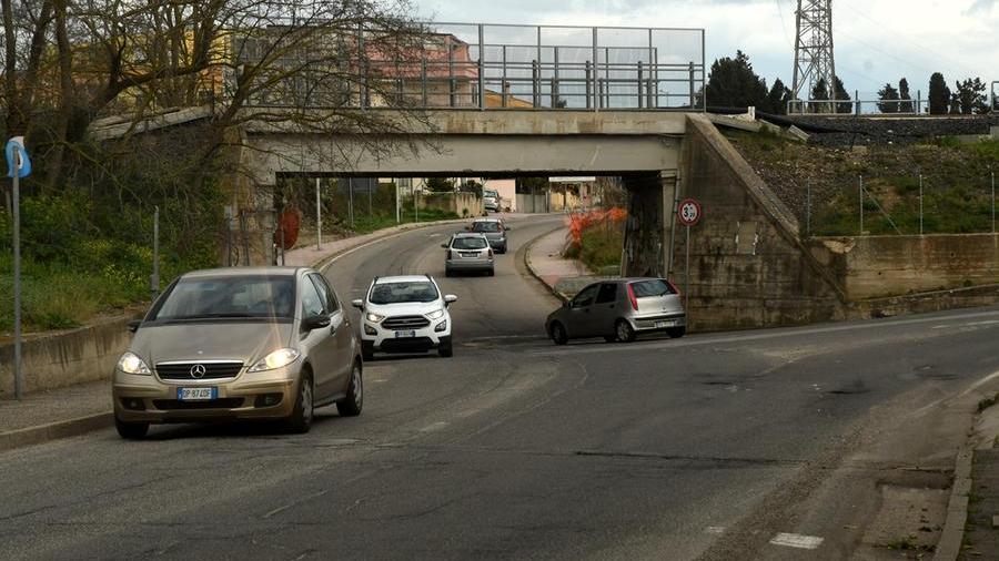 Il sottopasso di Chirigheddu, troppo basso per gli autobus Arst 