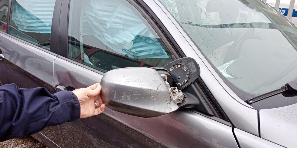 Formigine. Un sasso lanciato contro l’auto «Dammi 60 euro e siamo a posto» 