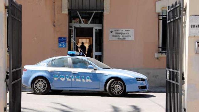 Donna trovata morta in centro a Piombino: mistero sulle cause. La Procura attende l’autopsia