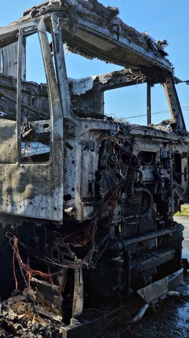San Giuseppe, incendio sul camion. Conducente in salvo, Romea chiusa per ore