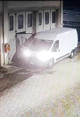 Mirandola Tentato furto ai magazzini comunali