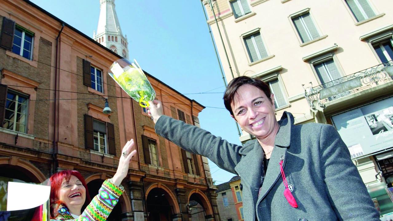 8 marzo a Modena Chiamatela “la signora dei bus” «Tra le prime donne alla guida»