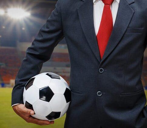 Sassari, «Ti trovo l’ingaggio» ma era un finto agente: sconterà otto mesi 