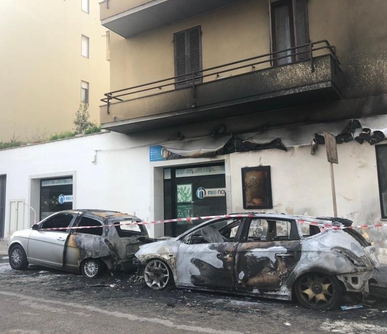 Alghero, atti intimidatori e raid vandalici: «Ogni giorno viviamo nell’ansia» 