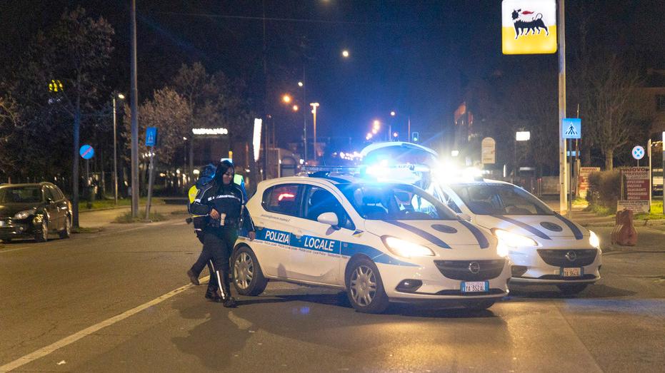 Modena. Rider colpito da una portiera Cade e viene travolto da un’auto