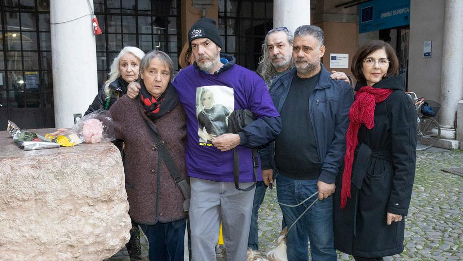 Modena. In Piazza Grande il ricordo di Alice Neri «Ragazza solare, l’hanno cancellata»