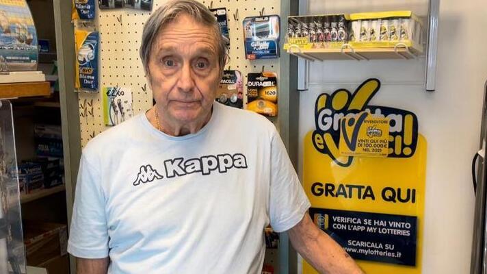 Il tabaccaio che ha preso il rapinatore a testate, bastonate e pugni