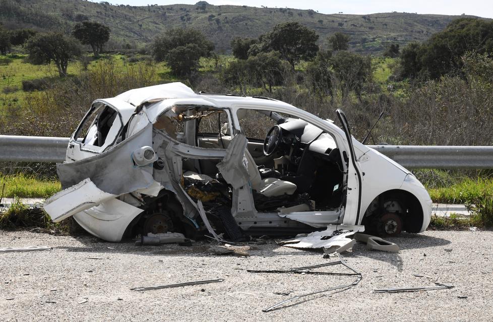Carcasse d’auto abbandonate a Nuoro: cento maxi multe in arrivo
