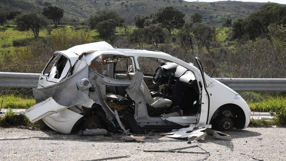 Carcasse d’auto abbandonate a Nuoro: cento maxi multe in arrivo