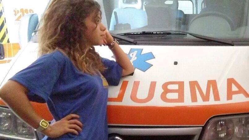 Caso Scimmi, inchiesta riaperta: ora si indaga per omicidio volontario. La sorella: «Sara era già sull’asfalto quando è stata investita»