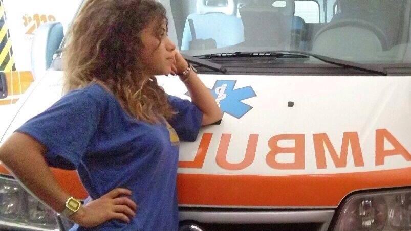 Caso Scimmi, inchiesta riaperta: ora si indaga per omicidio volontario. La sorella: «Sara era già sull’asfalto quando è stata investita»