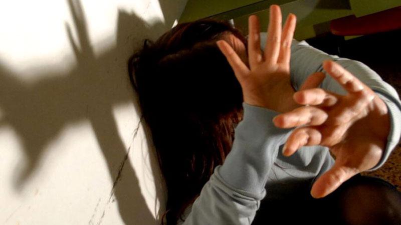 Pistoia, accoltellò la moglie: chiesti 9 anni di carcere