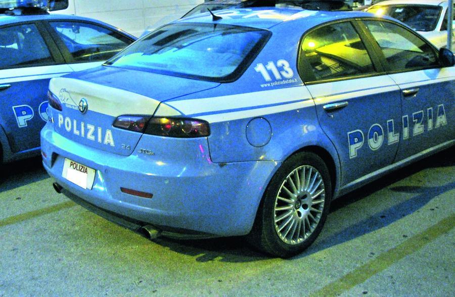 
	Una volante della Polizia

