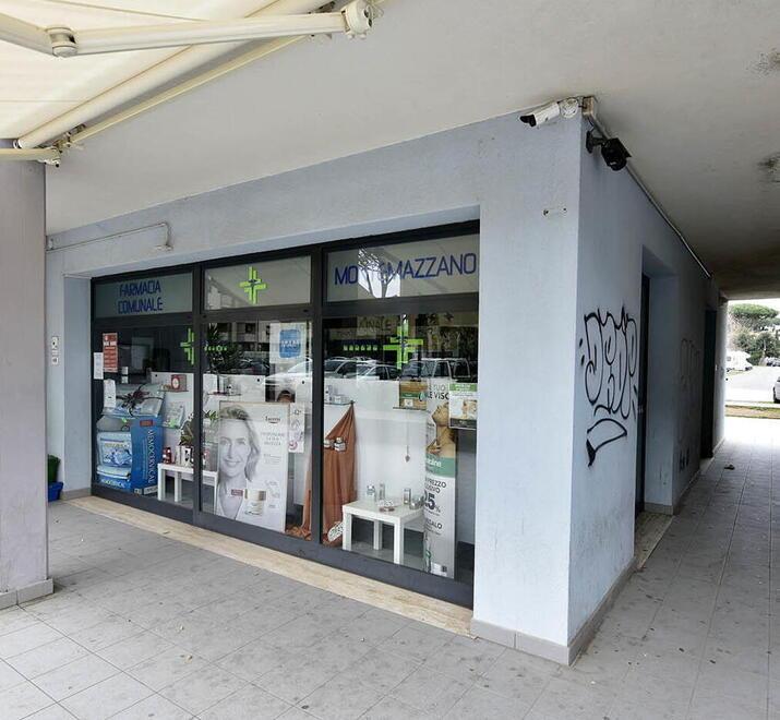 Piombino, arrestato un 18enne per la rapina col coltello alla farmacia comunale