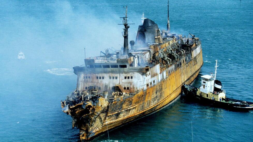 Moby Prince, la nuova verità sulla tragedia del 1991: al traghetto fu tagliata la rotta