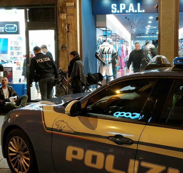 Ferrara, liti e minacce: caos in centro