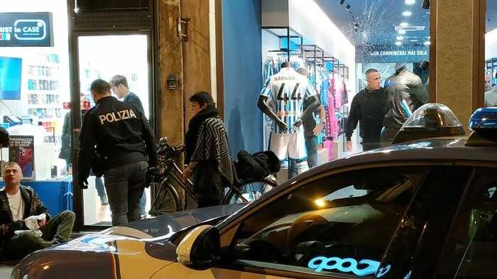 Ferrara, liti e minacce: caos in centro