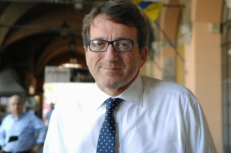 Modena, corteo anarchico per i morti di  S. Anna.  L’appello del sindaco Muzzarelli: «Libertà di manifestare, ma rispetto per la città» Divieti in alcune strade