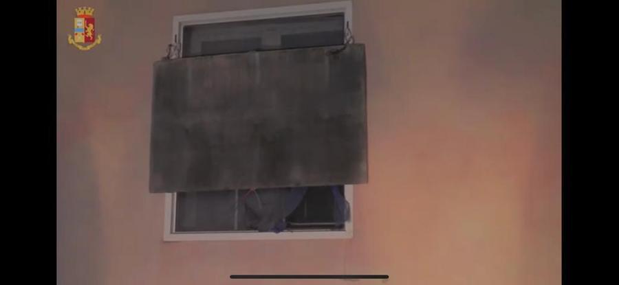 Macomer, teneva segregata in casa la compagna: arrestato un 45enne originario del Sassarese