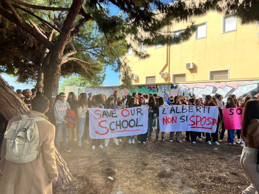 Cagliari: studenti e docenti chiedono una sede definitiva per il liceo Alberti