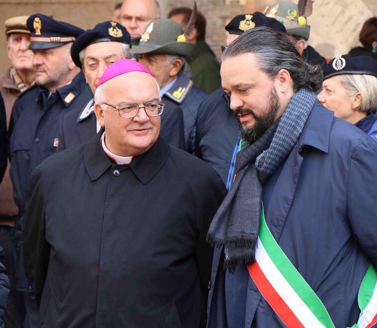 Ferrara, il sindaco contro l’arcivescovo: «Frasi gravi sul tema migranti»