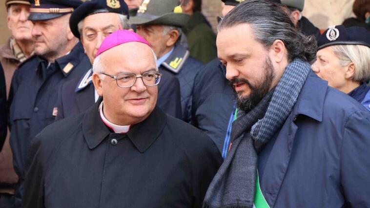 Ferrara, il sindaco contro l’arcivescovo: «Frasi gravi sul tema migranti»