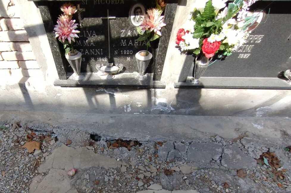 Sassuolo «Cimitero vecchio, marciapiede distrutto» 