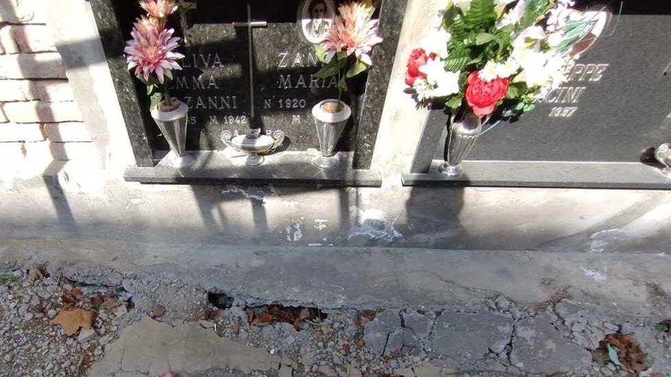 Sassuolo «Cimitero vecchio, marciapiede distrutto»