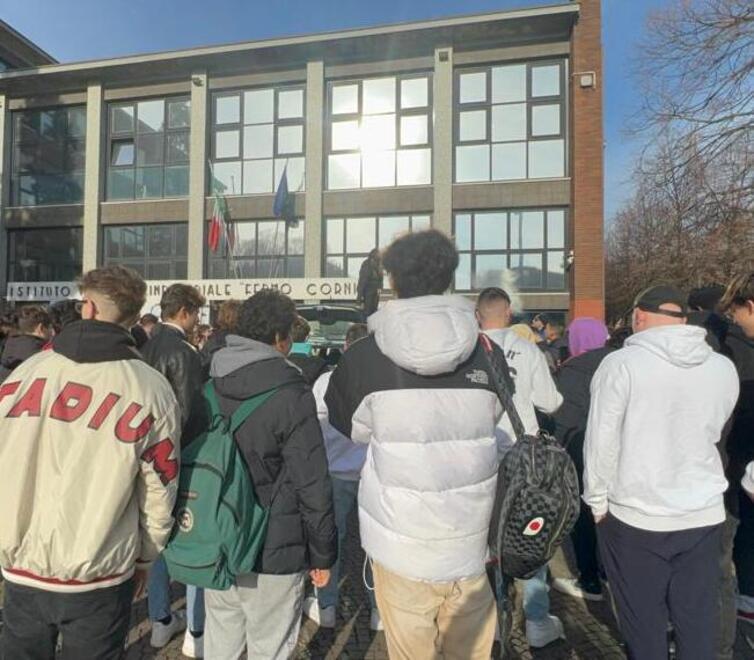 Modena Chi si è ritirato e chi chiede la Dad Il caso Corni si allarga ancora 