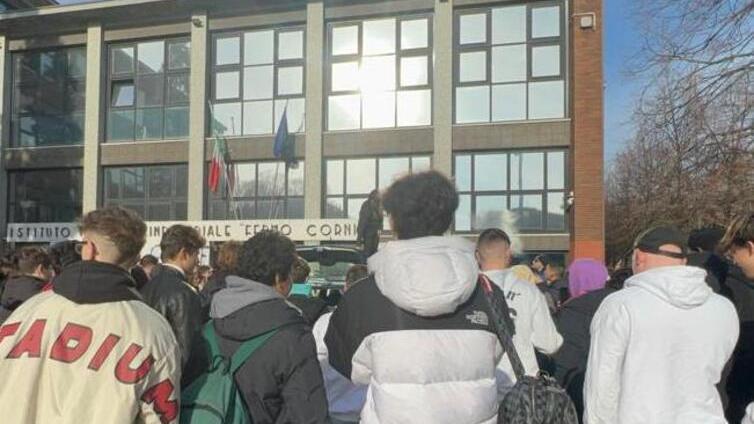 Modena Chi si è ritirato e chi chiede la Dad Il caso Corni si allarga ancora