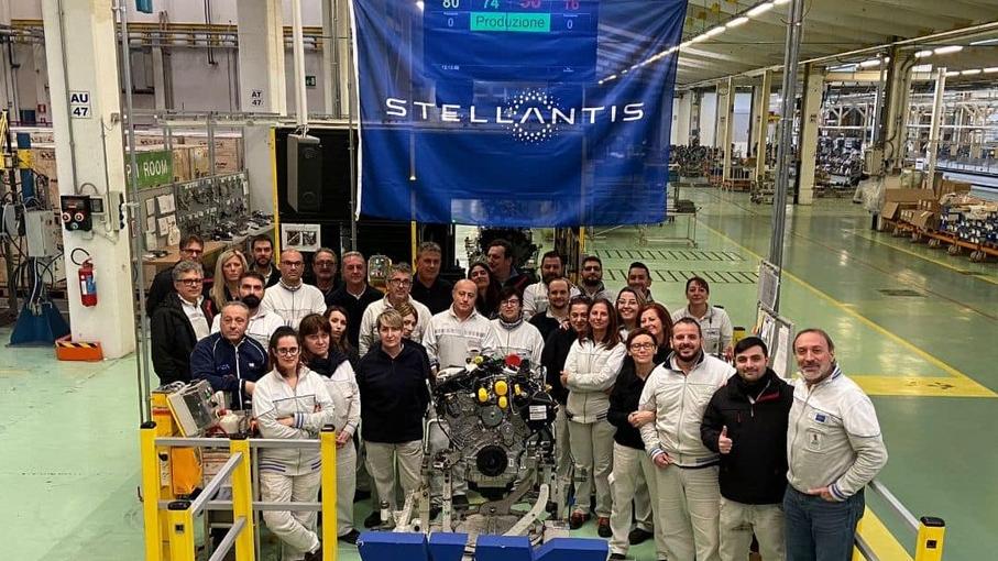 Cento, sfornato l’ultimo diesel a Vm: accordo per altre 105 uscite
