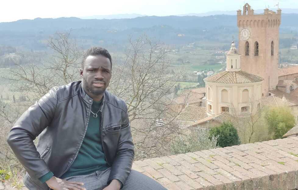 Dall’inferno del Gambia a una nuova vita in Toscana, Touray simbolo di integrazione