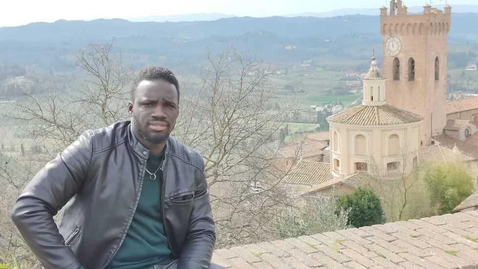 Dall’inferno del Gambia a una nuova vita in Toscana, Touray simbolo di integrazione