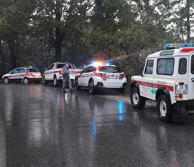 Fucecchio, madre accompagna in auto il figlio a comprare droga alle Cerbaie