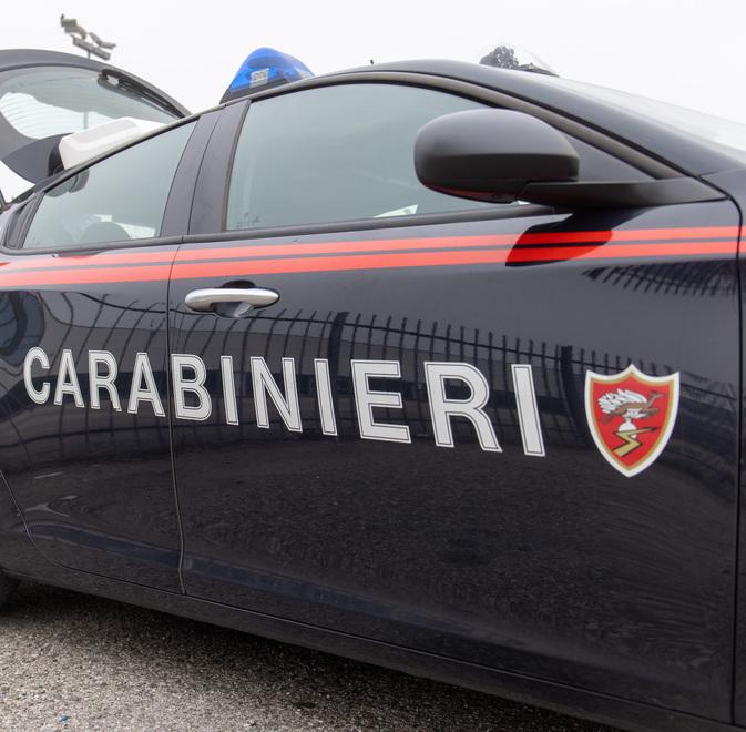 Entrò nella caserma dei carabinieri con la pistola, condannato 
