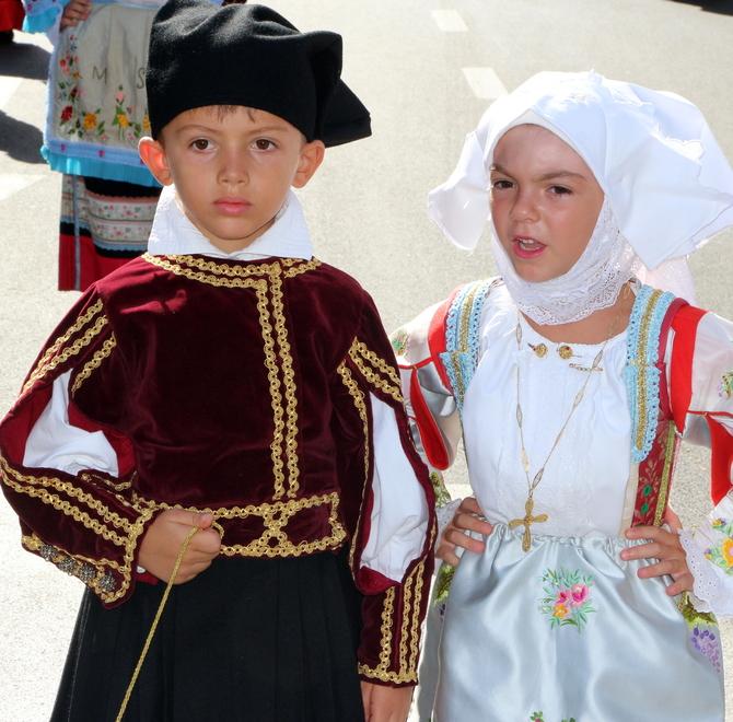 In famiglia si riparla il sardo, i figli lo insegnano ai genitori